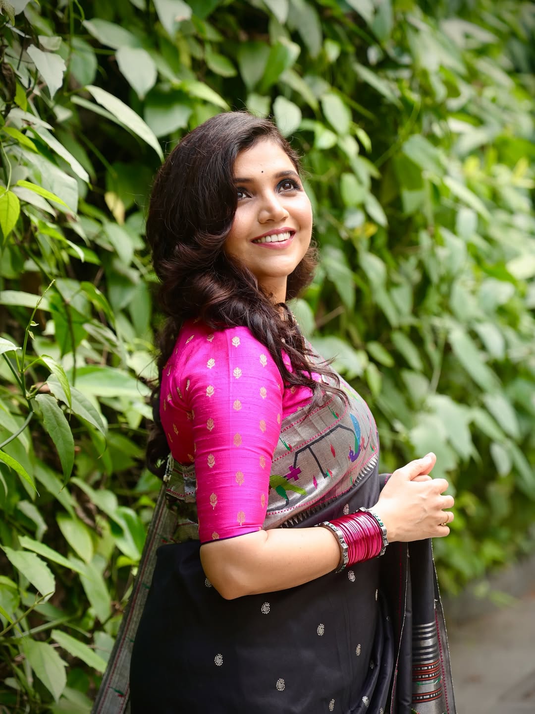 Mukta Barve Red Handloom Paithani Saree Look