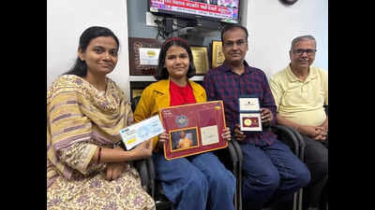 Nagpur Spruha Shinkhede KBC Junior Praised Calmness Impresses Amitabh Bachchan Sanskrit Scholar