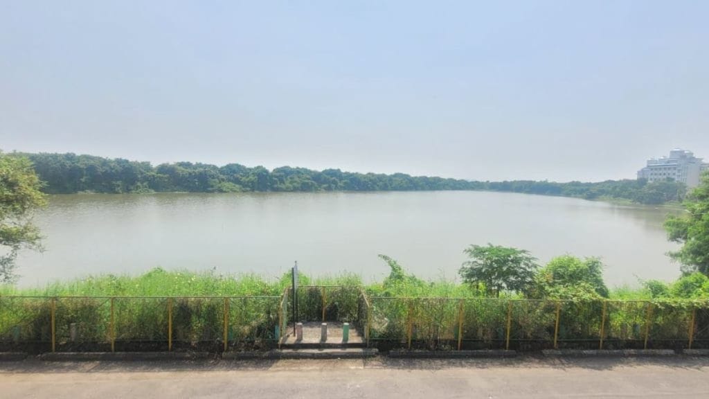Environmentalists oppose Navi Mumbai DPS Lake Flamingo Habitat Protection Protest