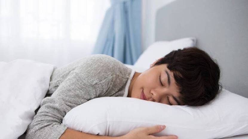 Is it better to sleep on the right side or the left side