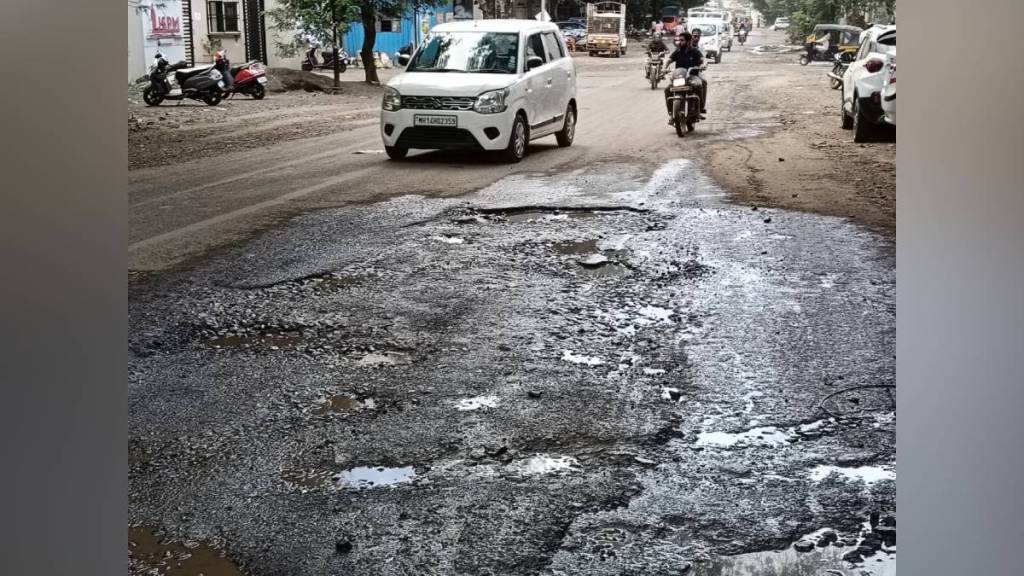 Pimpri-Chinchwad potholes, road repair Pimpri-Chinchwad, city pothole repairs, traffic delays India,