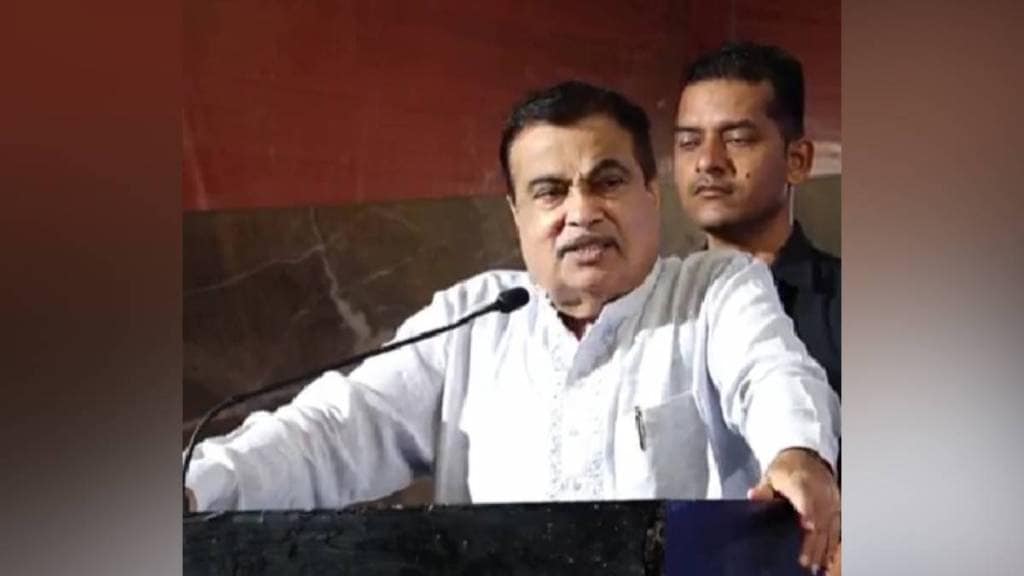 Nagpur airport re-carpeting, Nitin Gadkari airport criticism, Indian Airport Authority delay, Nagpur runway maintenance cost,