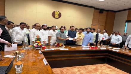 satara district bank donated rs 1 22 crore to CM relief fund for state flood victims