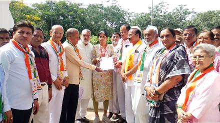 heavy rain Jalgaon damage crops mva demands wet drought