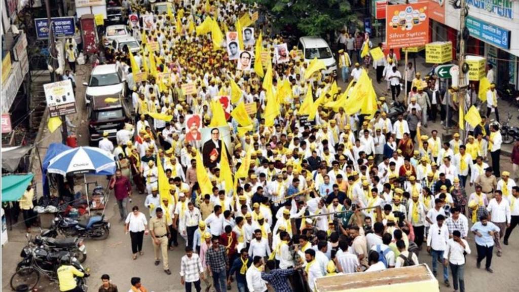 vijay wadettiwar criticised cm devendra fadnavis