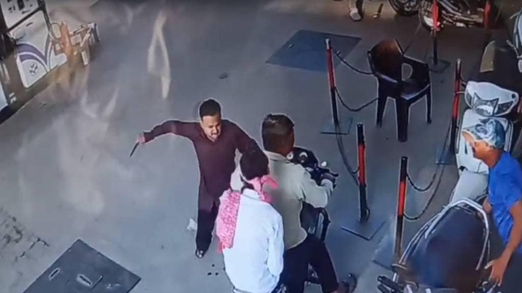 nagpur youth stabbed at Kamathi petrol pump