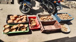 pune city markets diwali shoppers earthen lamps all sizes are on sale