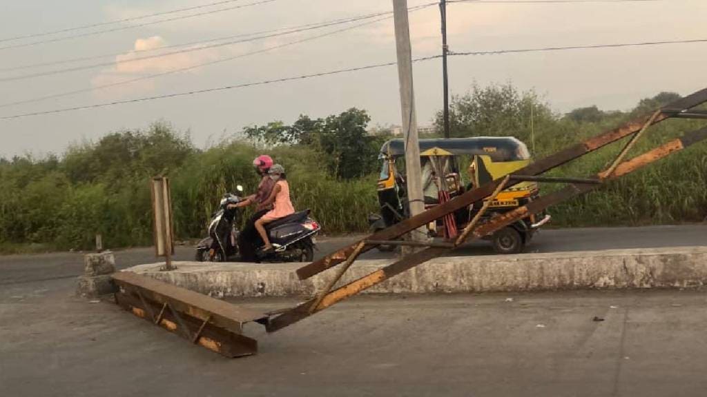 Naigaon bridge heavy vehicles