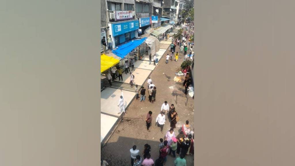 vashi division office of Municipal Corporation action against hawkers and cracker sellers