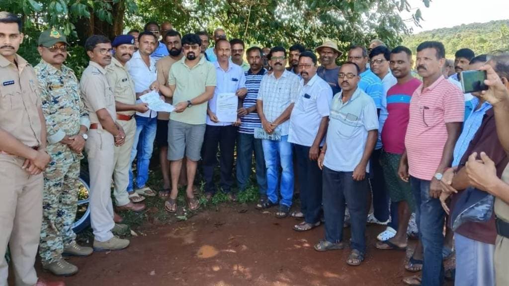 Sawantwadi elephant problem, farmland damage by elephants, Maharshtra elephant attacks, Sawantwadi farmer protests, crop loss compensation, rice harvest delay, chili sowing halted,