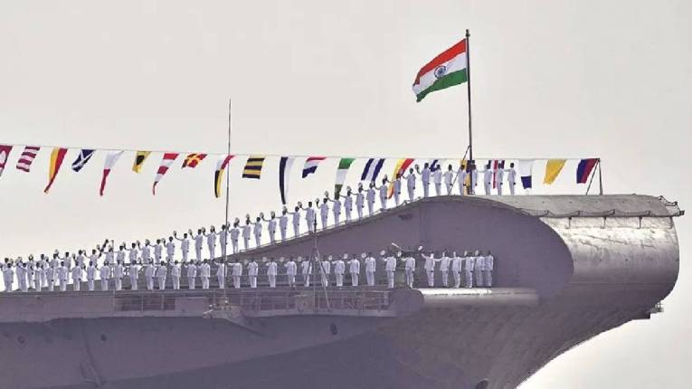मर्चंट नेव्हीत अधिकारी बनण्याची संधी