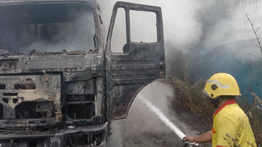 virar burning truck loksatta news