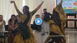 ऑफिसच्या पार्टीत तरूणीने केला राडा… “उई अम्मा”, गाण्यावर बेभान होऊन नाचली; VIDEO पाहून नेटकरीही झाले शॉक