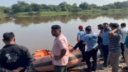 Chhath Puja Ulhas River two children swept away bodies of both found