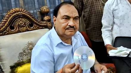 jalgaon mla eknath khadse gold silver cash and CDs stolen jalgaon mla eknath khadse gold silver cash and CDs stolen