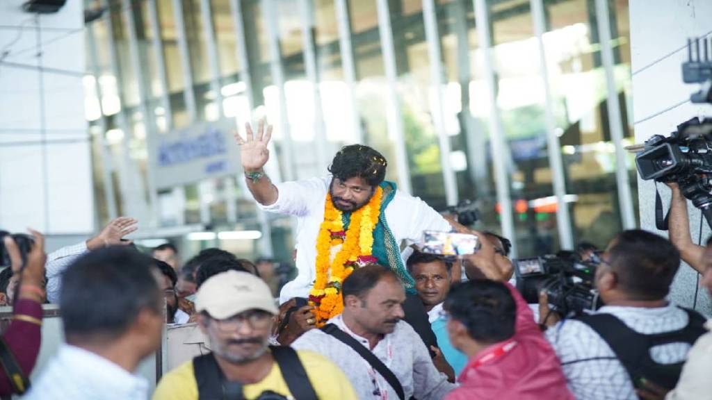 farmer leader bachchu Kadu ended 30 hour protest farmer leader bachchu Kadu ended 30 hour protest