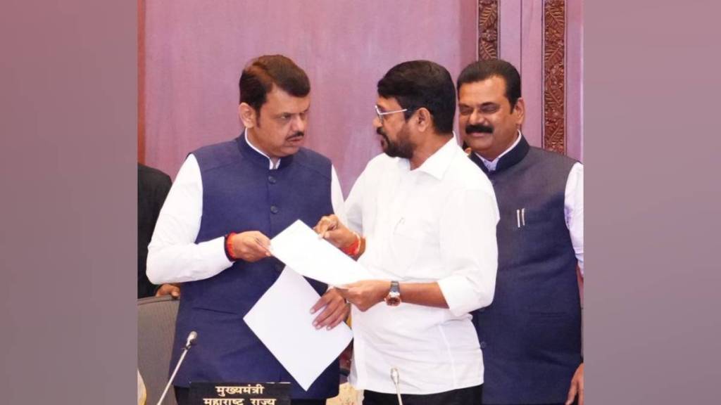 ex MLA subhash bhoir urged CM fadnavis Kalyan Shilphata traffic congestion issue