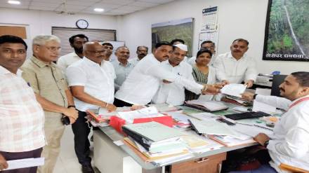 congress leader ranjit deshmukh urged mahayuti government to fulfill loan waiver promise for farmers congress leader ranjit deshmukh urged mahayuti government to fulfill loan waiver promise for farmers