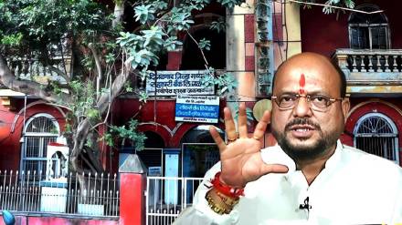 minister gulab rao Patil expressing his anger on dagdi bank sale