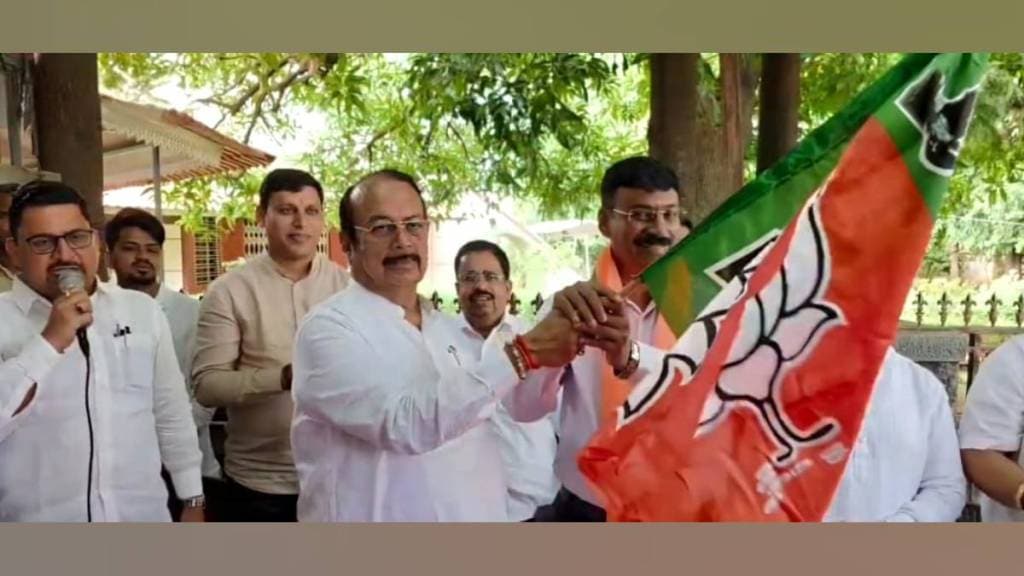 shailesh vadnere joined BJP
