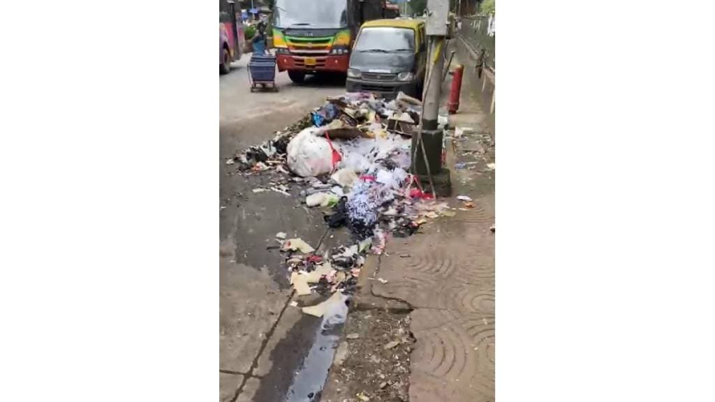 Piles of garbage outside Byculla station
