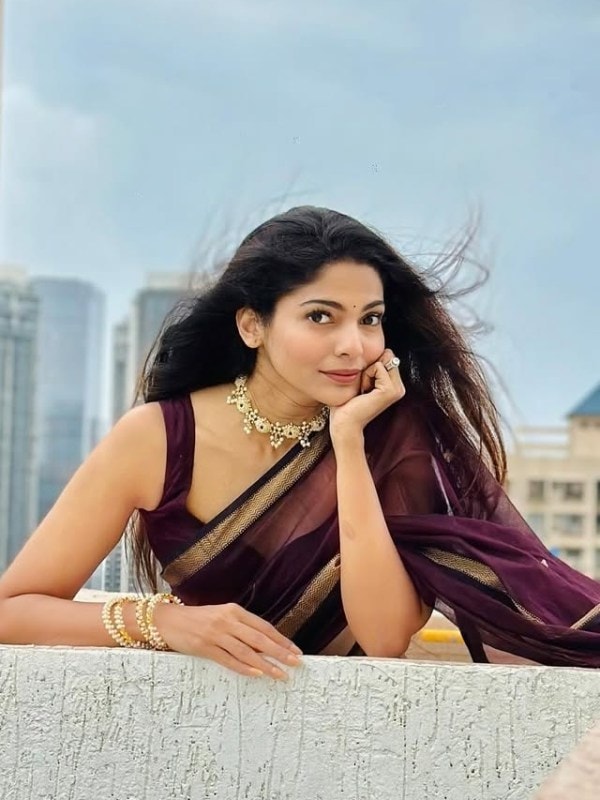 Pooja Sawant Purple Saree Look