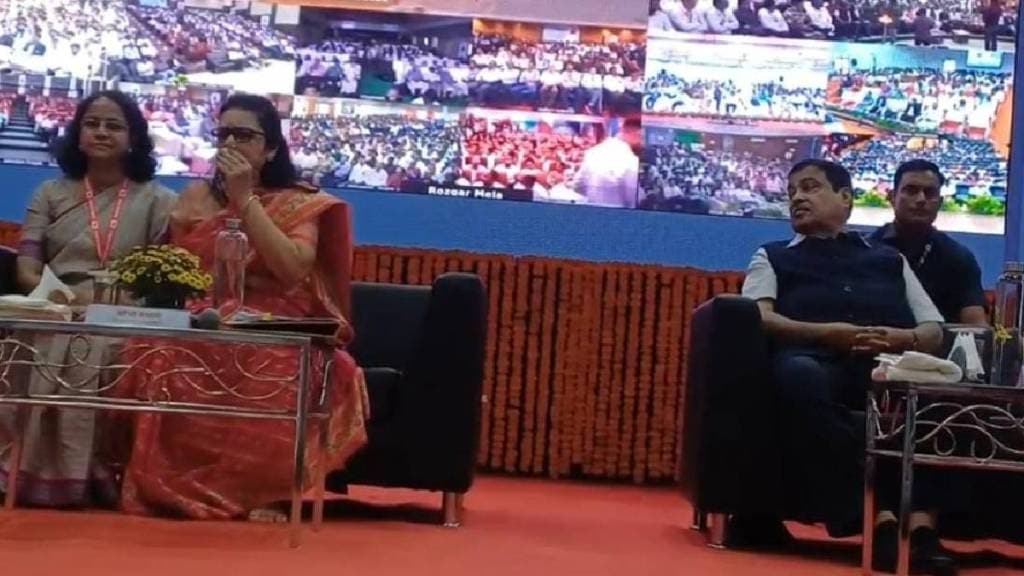 Two female officers clashed directly on the stage for a chair at Nagpur Job Fair Two female officers clashed directly on the stage for a chair at Nagpur Job Fair