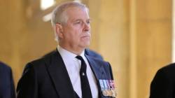 Prince Andrew : पदव्या काढून घेतल्या, पॅलेसमधून बाहेर काढलं, प्रिन्स अँड्र्यूची राजघराण्यातून हकालपट्टी, ब्रिटनच्या राजघराण्यात मोठ्या घडामोडी!