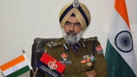 सीबीआयने गुरुवारी लाचखोरीच्या प्रकरणात पंजाब पोलीसातील रोपर रेंजचे डेप्युटी इन्स्पेक्टर जनरल (DIG) हरचरण सिंग भुल्लर यांना अटक केली आहे
सीबीआयने गुरुवारी लाचखोरीच्या प्रकरणात पंजाब पोलीसातील रोपर रेंजचे डेप्युटी इन्स्पेक्टर जनरल (DIG) हरचरण सिंग भुल्लर यांना अटक केली आहे