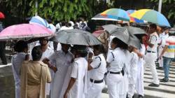 Kolkata Rape : “हे सुरक्षित राज्याचं उदाहरण आहे?” कोलकाता बलात्कार प्रकरणानंतर आर.जी. कर पीडितेच्या वडिलांचा सवाल
