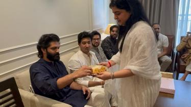 जयवंती देशपांडे यांच्या घरी भाऊबीज पार पडली. 