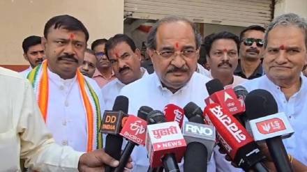 Minister Radhakrishna Vikhe Patil criticizes Sharad Pawar in Buldhana
