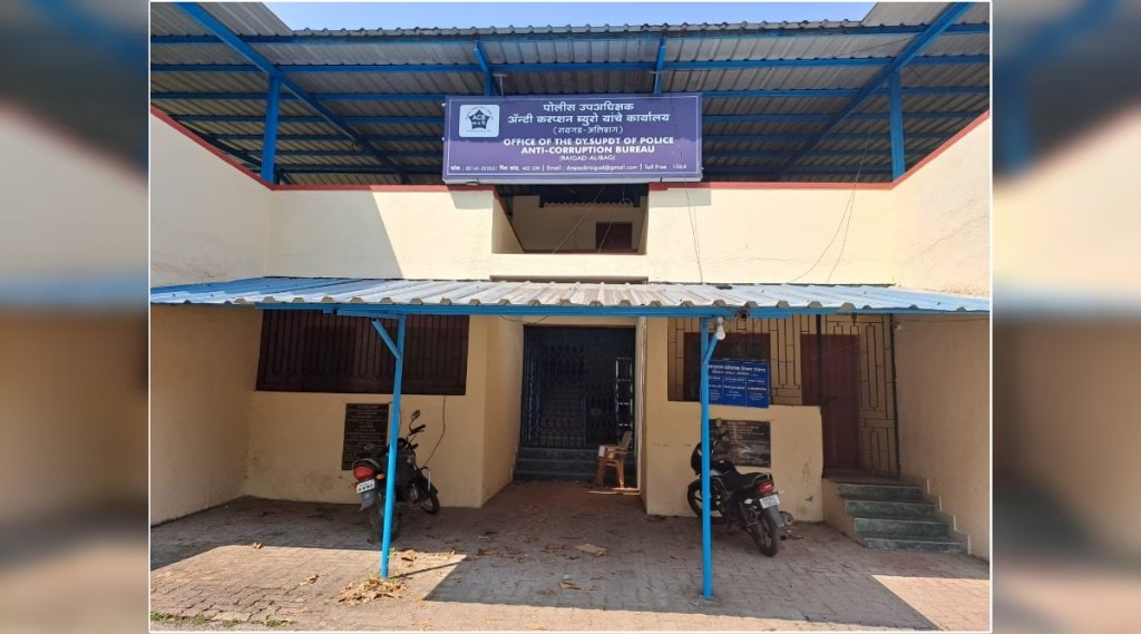 Raigad Anti Corruption Bureau arrests policeman for demanding bribe