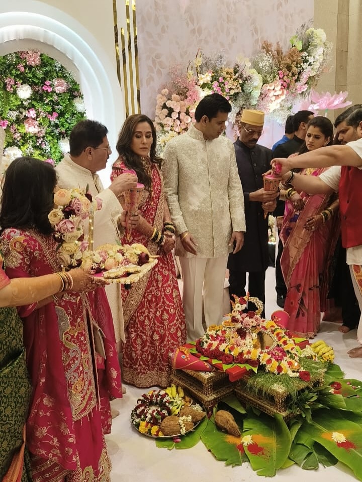 Samadhan Saravankar Tejaswini Lonari Engagement