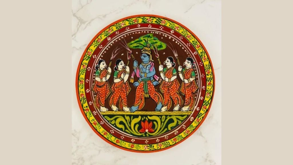 India Post honors Sawantwadis traditional Ganjifa art with special circular postcard