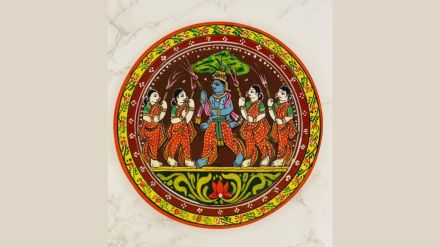 India Post honors Sawantwadis traditional Ganjifa art with special circular postcard