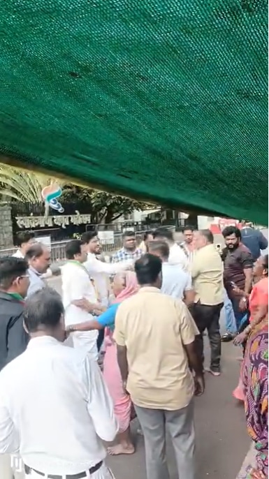 Labor leader Mangesh Lad attacked by Vanchit activists during protest navi Mumbai news