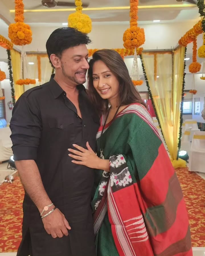 Shantanu Moghe Priya Marathe Candid Photos