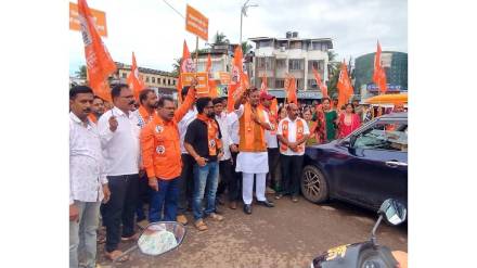 Shiv Sena Thackeray group aggressively protests in Ratnagiri