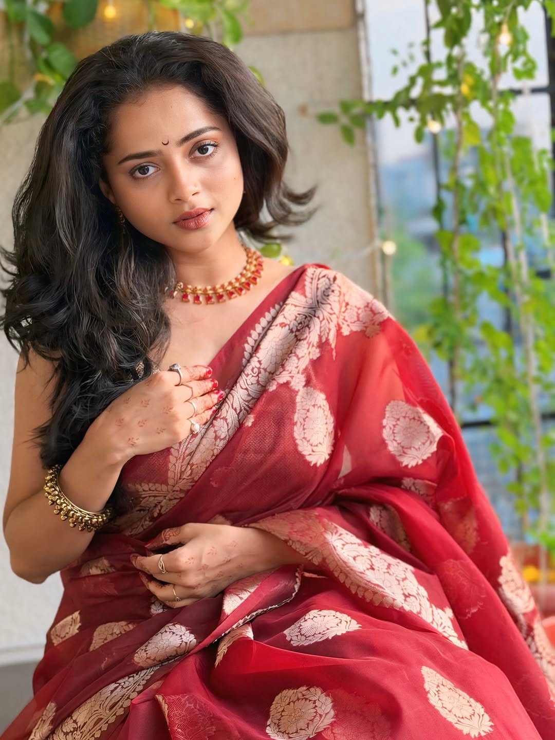 Shivali Parab Maroon Saree Look