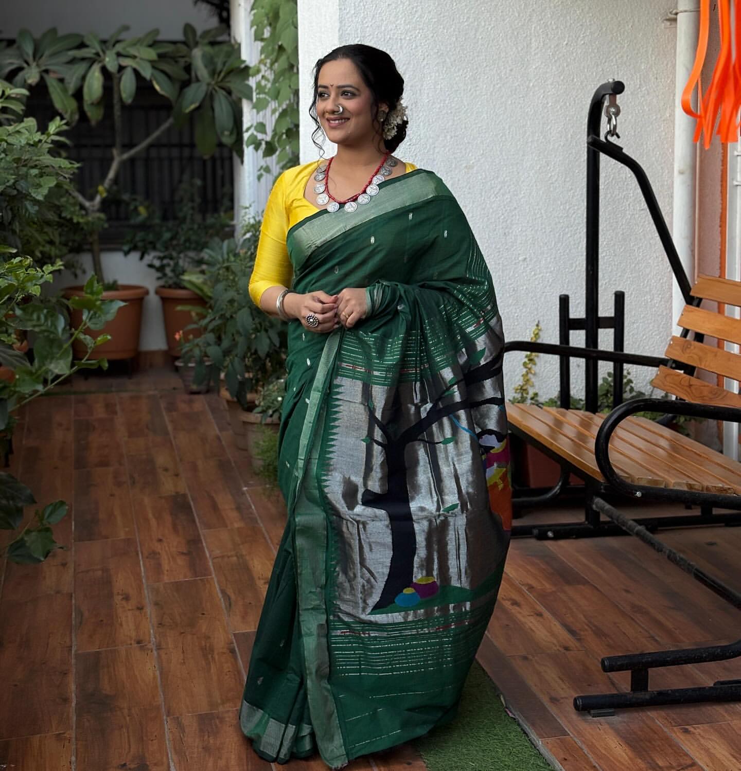 Spruha Joshi Diwali 2025 Look