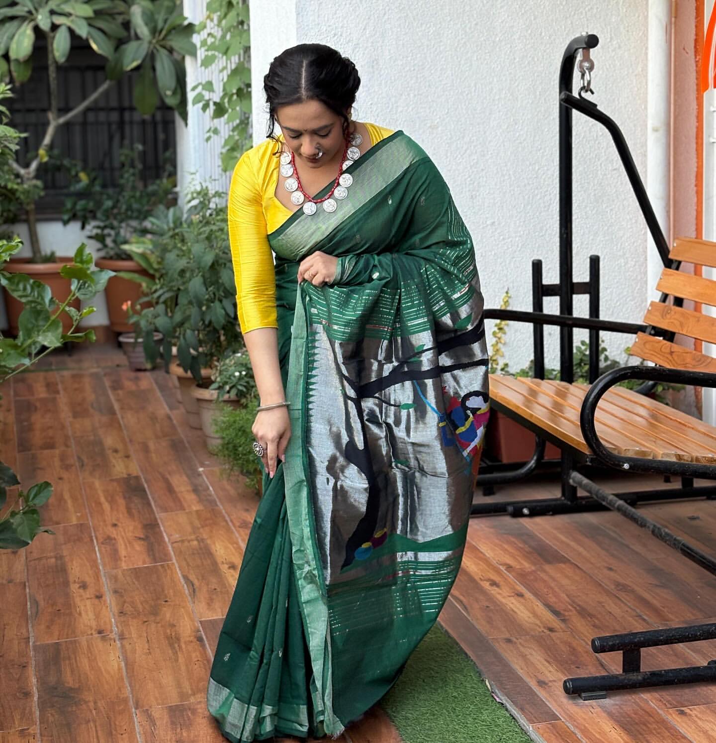 Spruha Joshi Diwali 2025 Look