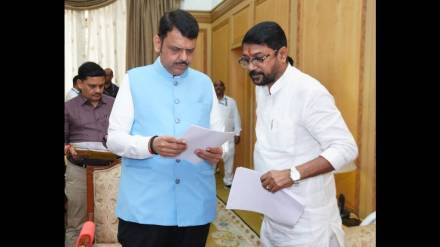 Former MLA of shiv sena thackeray group Subhash Bhoir met Chief Minister Devendra Fadnavis Former MLA of shiv sena thackeray group Subhash Bhoir met Chief Minister Devendra Fadnavis