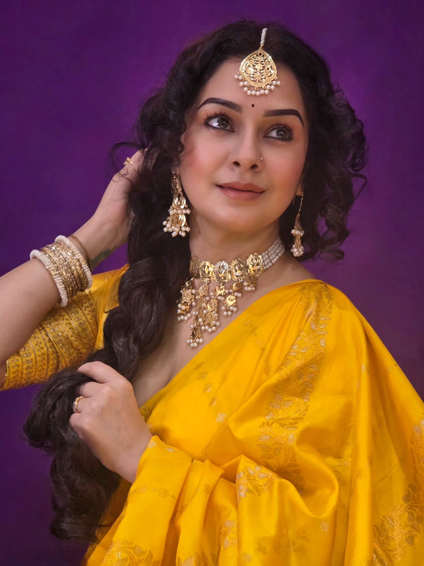 Sukhada Khandkekar Diwali Yellow Saree Look
