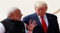 समोरच्या बाकावरून : यांनी खुशामत केली, त्यांनी वेशीवर टांगली…!