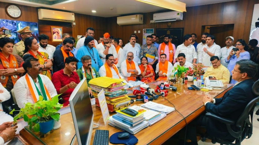 Thane Municipal Protest UBT Shiv Sena MNS Congress Unite  meet Commissioner