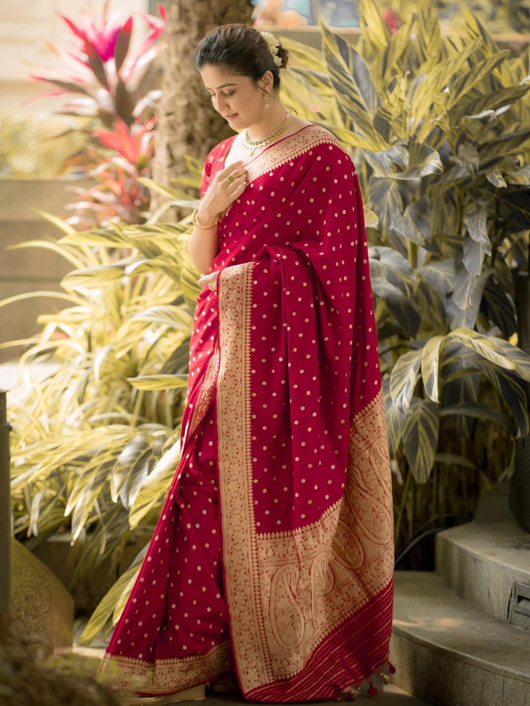 Vaidehi Parashurami Red Banarasi Saree