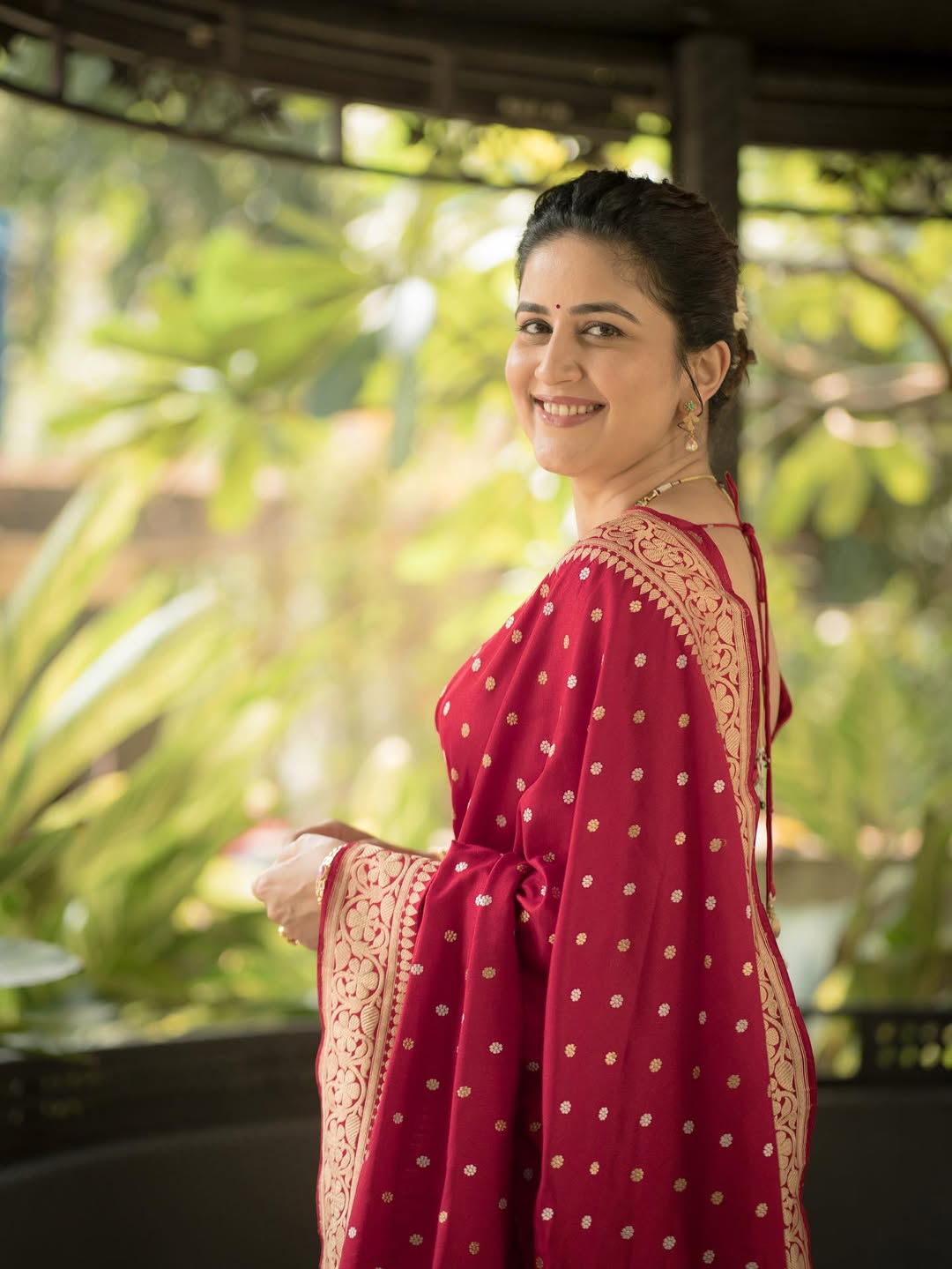 Vaidehi Parashurami Red Banarasi Saree