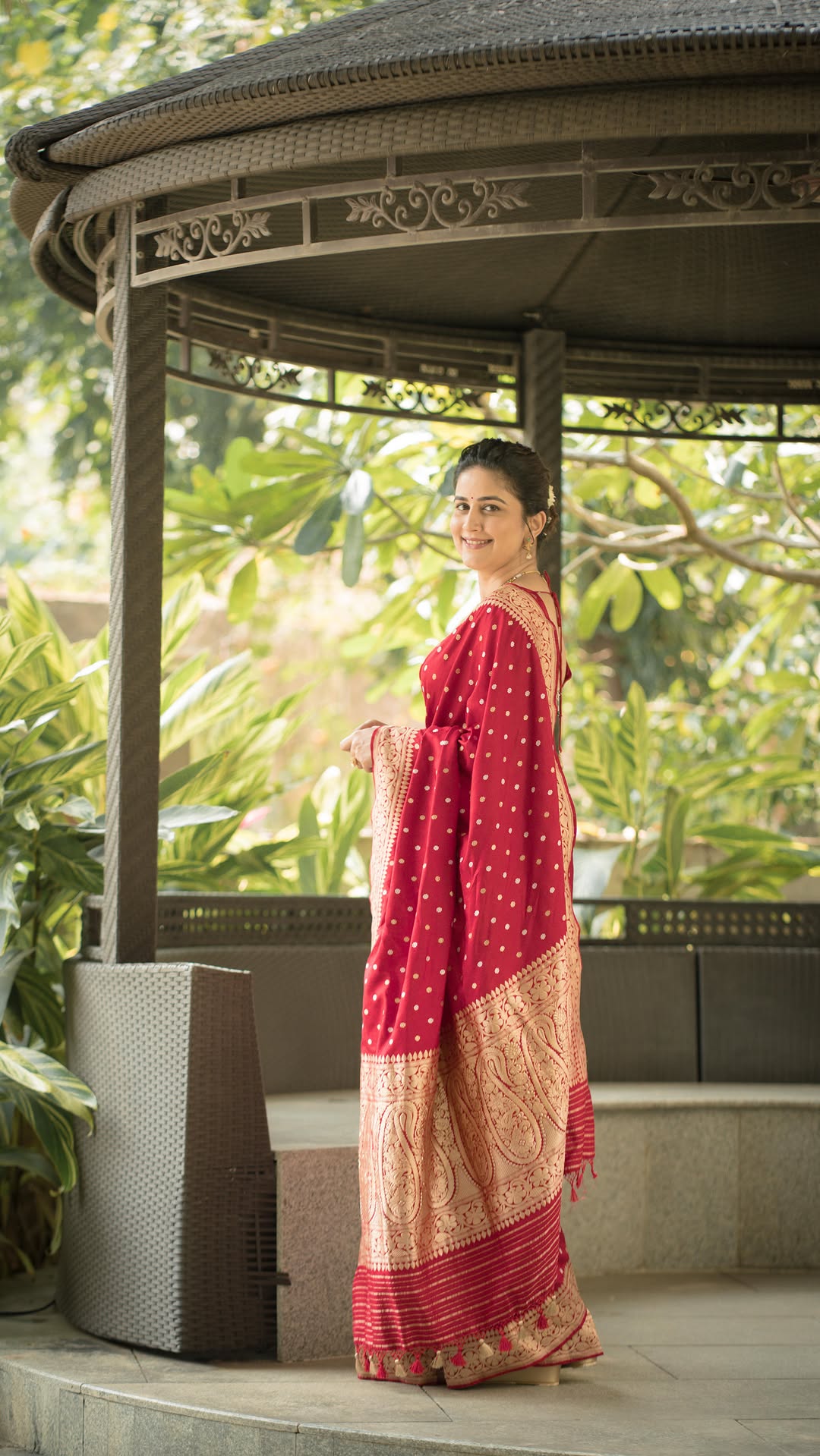 Vaidehi Parashurami Red Banarasi Saree