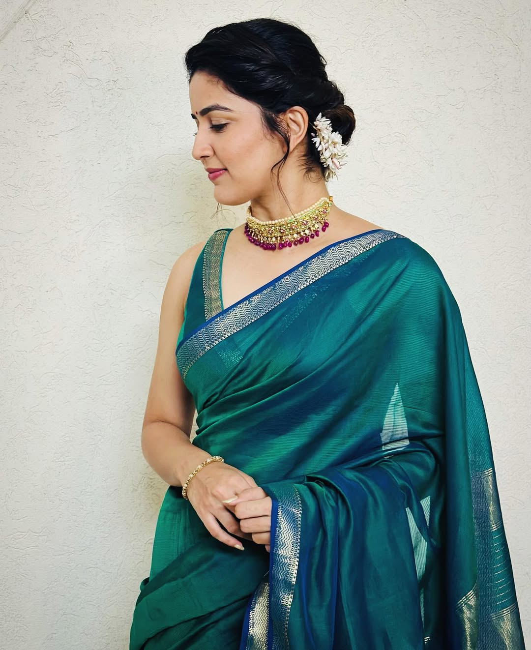 Vaidehi Parashurami Red Banarasi Saree